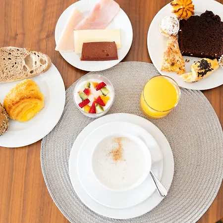 فندق Avenida Boutique 4*